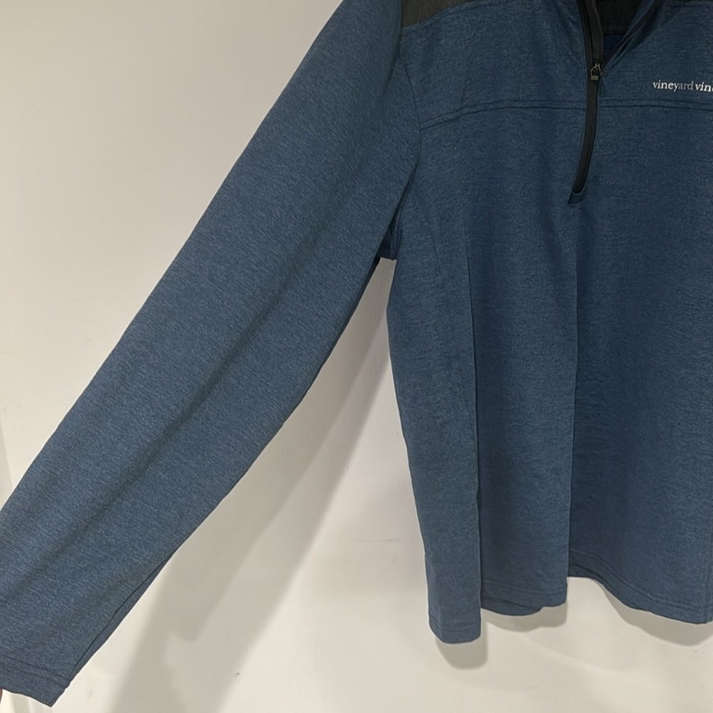 Vineyard Vines Performance Pull Over (L) - image 4